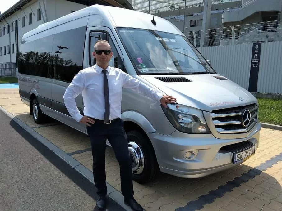 Skąd odjeżdża autobus na lotnisko Pyrzowice? Sprawdź najlepsze miejsca