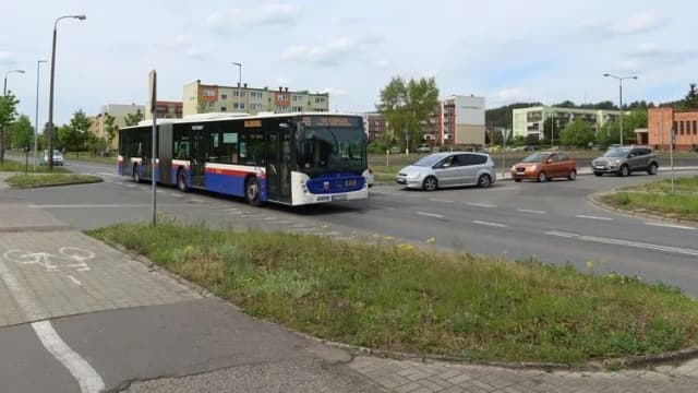 Skąd odjeżdża autobus cyfrowy Polsat? Znajdź najbliższy przystanek