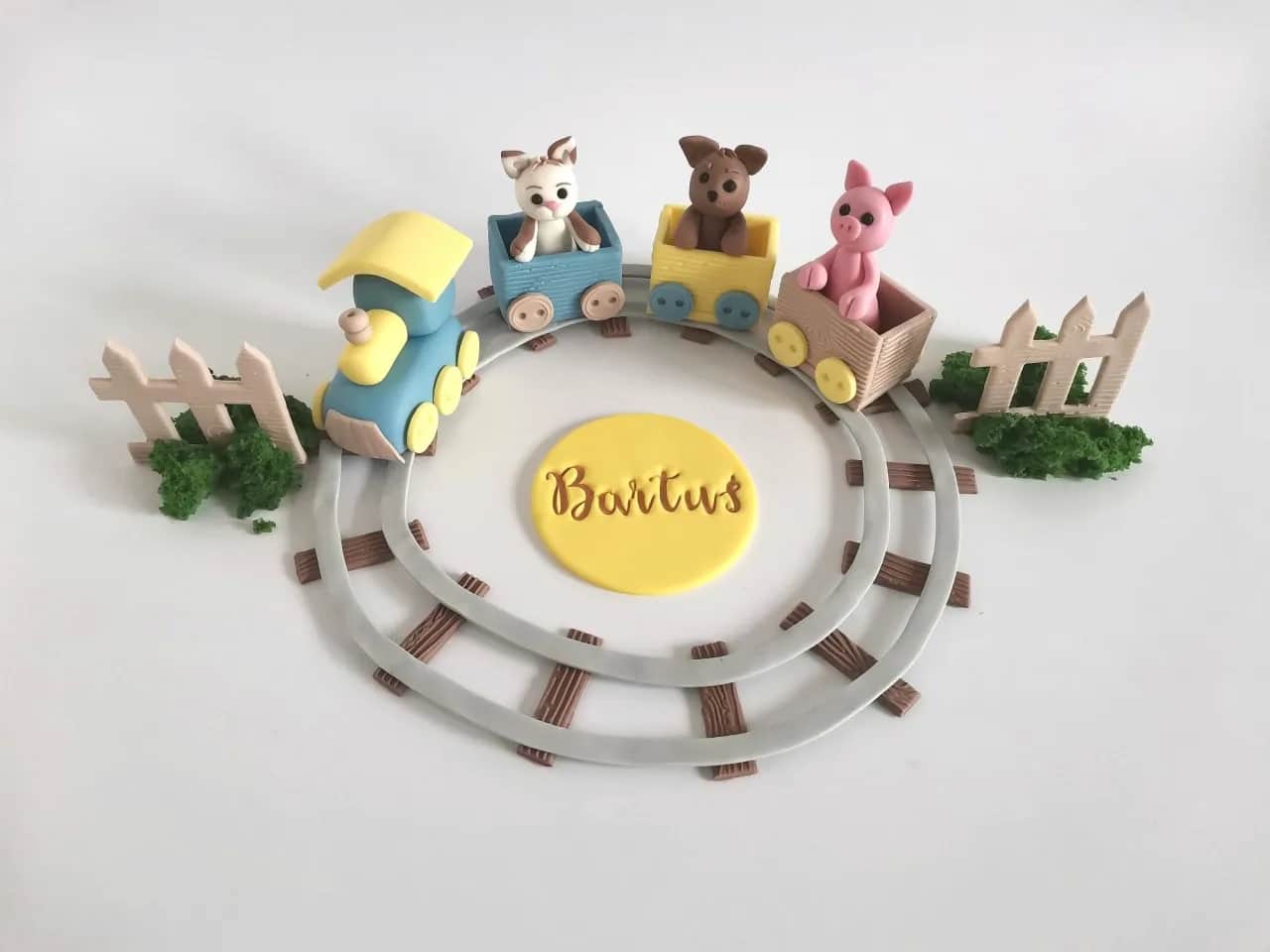 Jak zrobić pociąg z masy cukrowej - proste kroki do wyjątkowej dekoracji